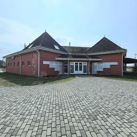 Petra 모텔 Iszkaszentgyorgy
